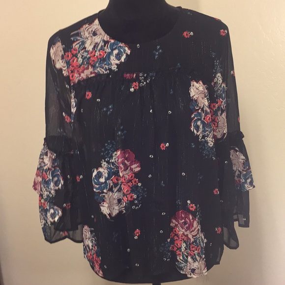 Lily White Tops - 🔥6/$25 NWT Lily White Long Sleeve Blouse